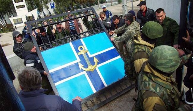 Pro-Russia militias seize Crimea navy headquarters