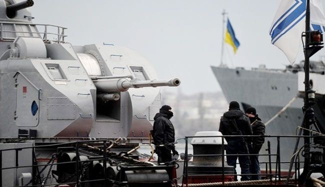 قوات الدفاع في القرم تستولي على بارجة اوكرانية
