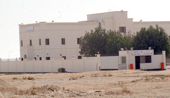 معتقلون بحرينيون ينامون بممرات سجن 