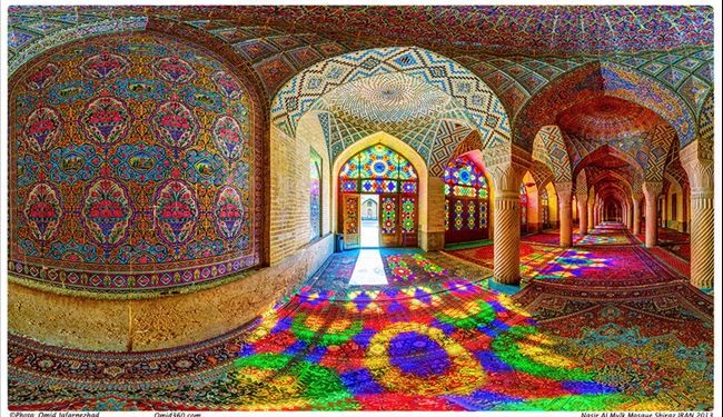 In picture: Discover gorgeously colorful secrets in Nasir al-Mulk Mosque