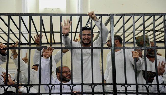 Egypt court sentences 33 Morsi supporters to 6 years in jail