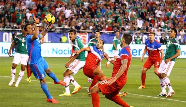 المكسيك تقلب تخلفها الى تعادل مع الولايات المتحدة 2-2