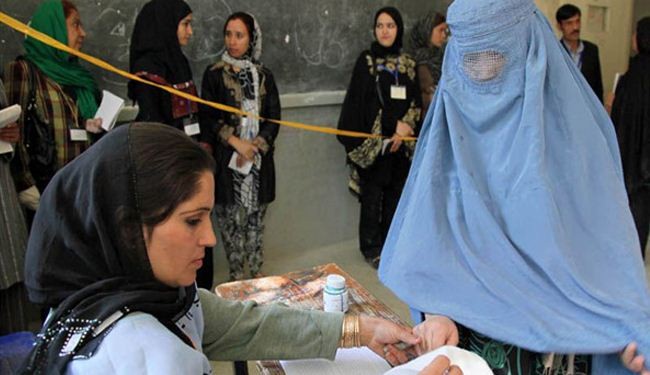 Blast injures 4 voters in southeast Afghanistan