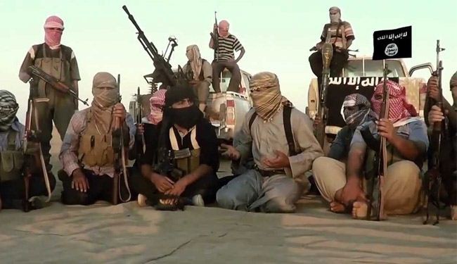 داعش يهاجم الظواهري ويصفه بالمارق ويقول إن عرشه سقط