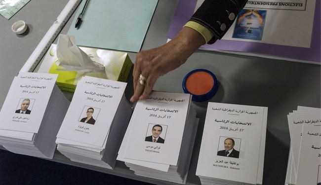 الجزائريون يواصلون التصويت لانتخاب رئيسهم وسط منافسة حادة