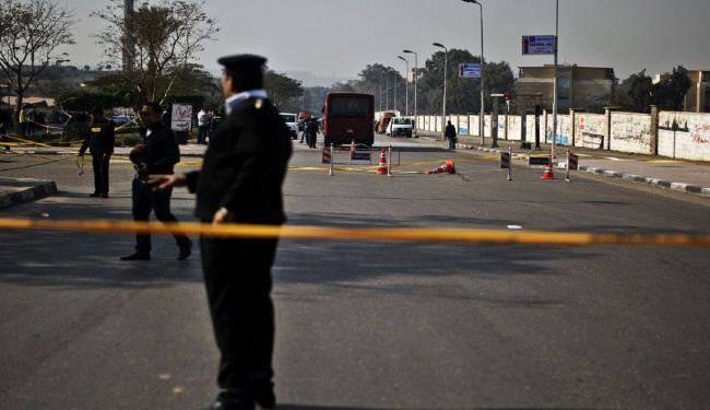 مقتل ضابط شرطة بانفجار قنبلة في القاهرة