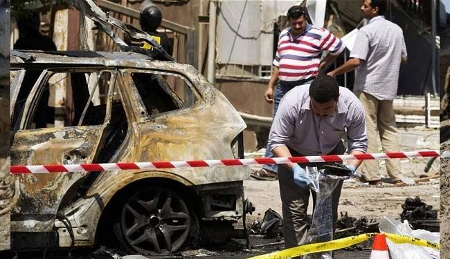 Cairo bombing kills a police officer, wounds another