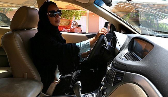 توقیف زن عربستانی به جرم رانندگی