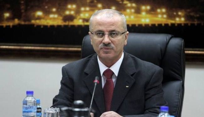 رئيس الوزراء الفلسطيني يضع استقالته بين يدي عباس