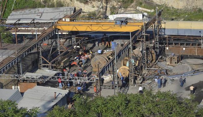 Turkey coal mine blast kills over 200, hundreds trapped