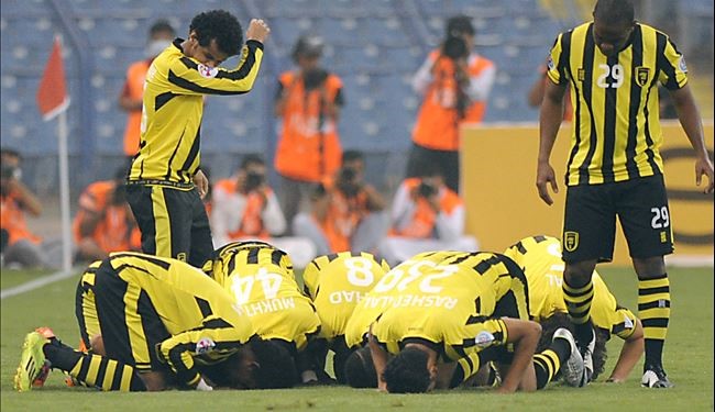 الاتحاد يجدد فوزه على الشباب ويحجز بطاقته