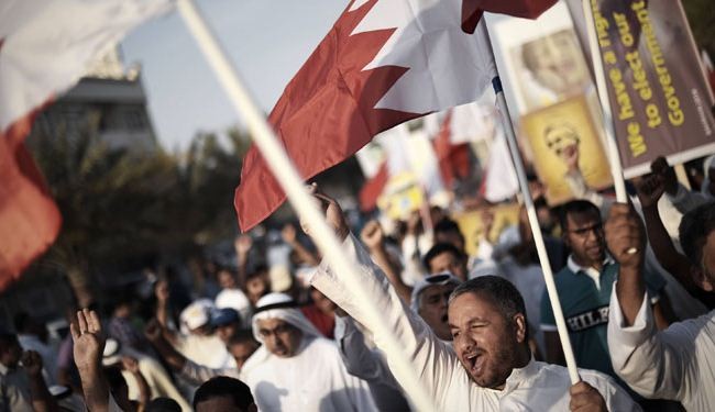 Bahraini forces clash with anti-regime protesters