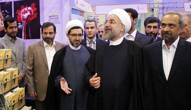 روحاني يتفقد معرض سوق الأفلام الإسلامية في دورته الخامسة