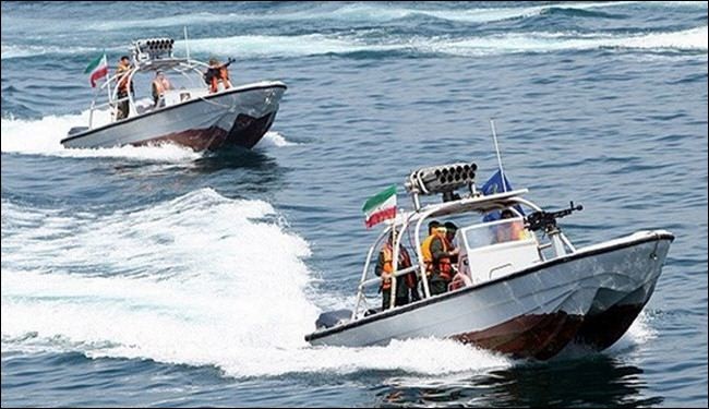 الحرس الثوري يوقف سفينة صومالية تهرب الوقود بالخليج الفارسي