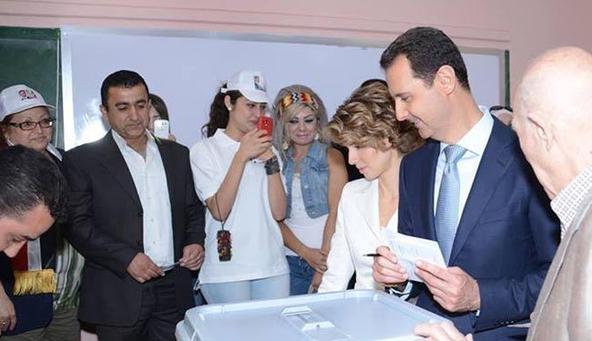 بالصورة؛ بشار الاسد يدلي بصوته في الانتخابات الرئاسية