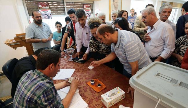 Syrians flock to Lebanon border to vote despite expelling warnings
