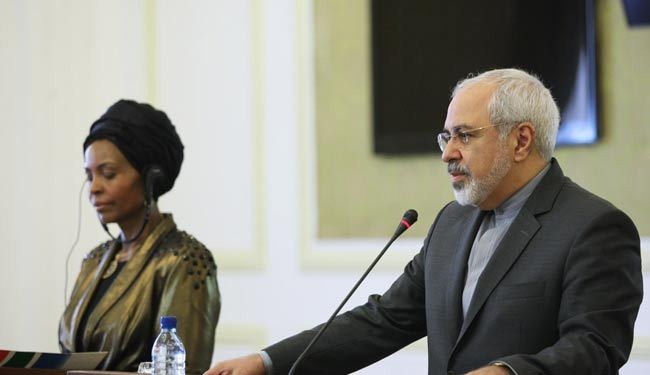 ظريف يؤكد ضرورة التعاون بين دول الـ