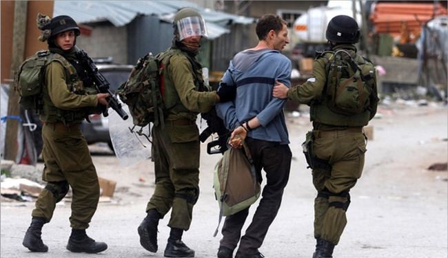 جيش الاحتلال يعتقل 37 فلسطينيا بالضفة