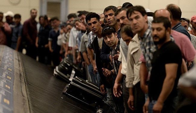 نحو 300 عامل تركي يعود من ليبيا بعد تهديد قوات 