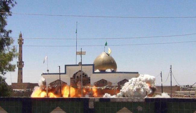 ISIL militants destroy Shia shrines, mosques in Iraq