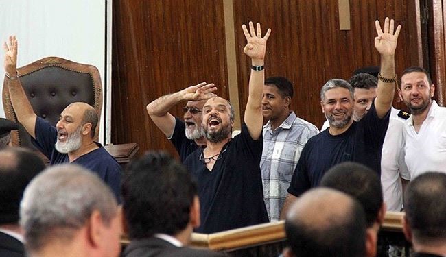 محكمة مصرية تحكم بالإعدام لـ10 من الإخوان ومؤبد للمرشد