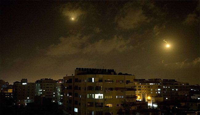 الاحتلال يغير على مناطق غزة دون الاعلان عن اصابات