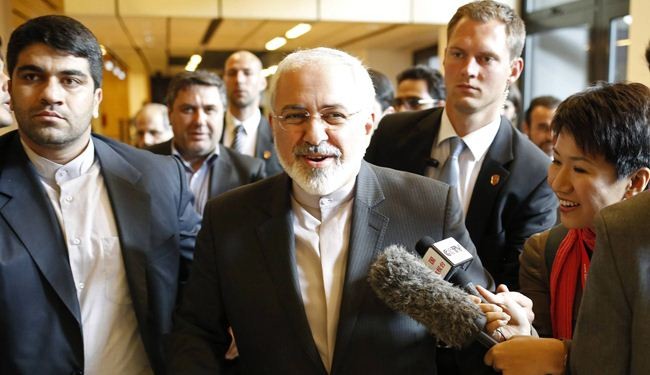 ظريف يشيد بدعم قائد الثورة للفريق الإيراني المفاوض