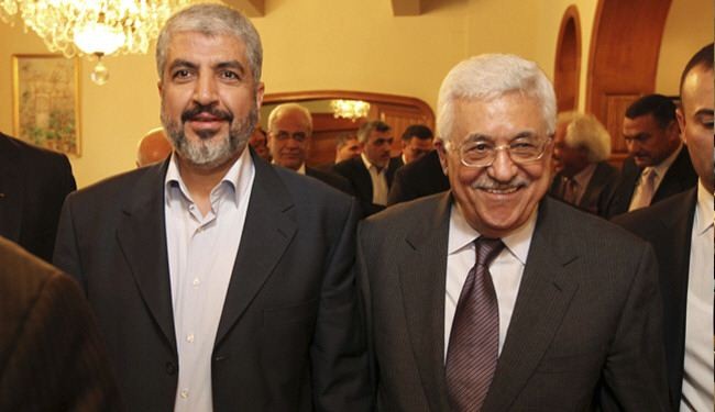 عباس يبحث مع مشعل وقف إطلاق النار بغزة “وفق المبادرة المصرية”