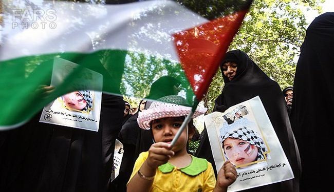 بالصور: وقفة احتجاجية أمام مكتب الأمم المتحدة بطهران دعماً لغزة