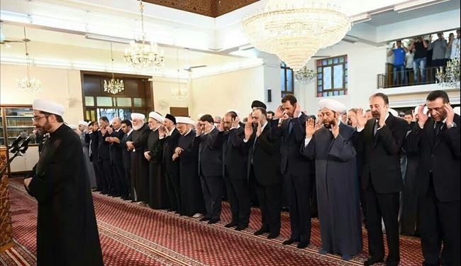 منکم وإلیکم: صلاة العيد في سوريا بحضور الرئيس بشار الاسد