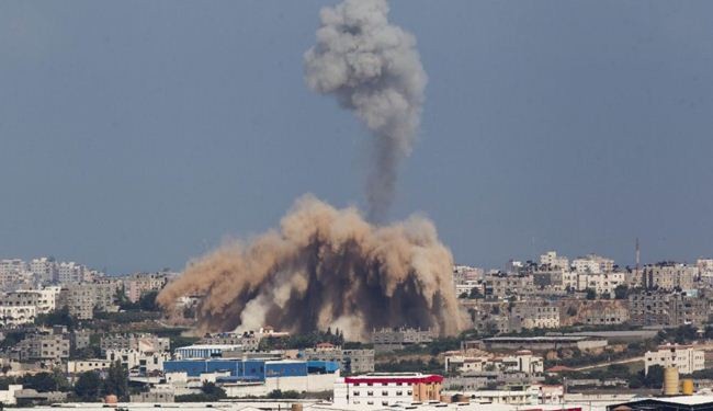 Zionist forces bomb university in Gaza Strip