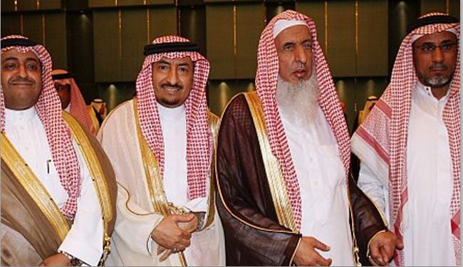 مفتي السعودية:داعش والقاعدة من الخوارج ولا نحسبهما على المسلمين