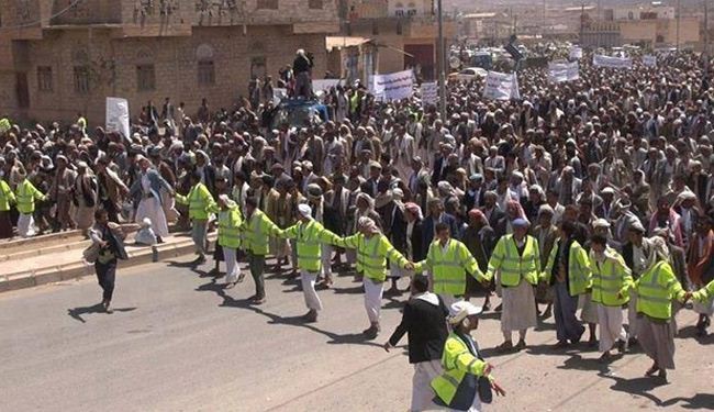 الحوثيون يرفضون الوصاية الاجنبية ويطالبون اسقاط الحكومة