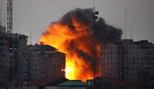 Israeli warplanes attack Italian tower, injure many Gazans