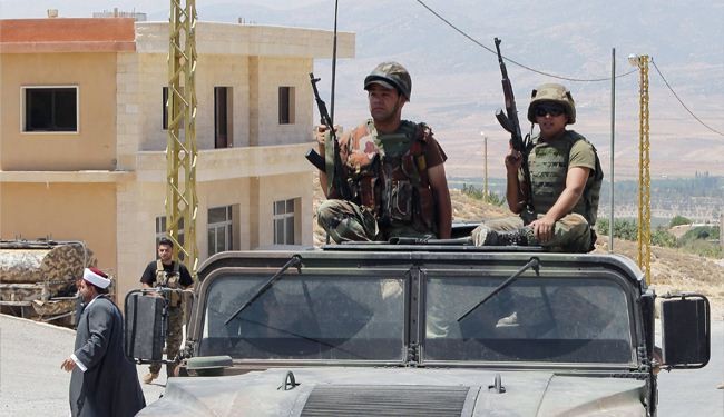 جيش لبنان يقصف مواقع لجماعات ارهابية مسلحة قرب عرسال