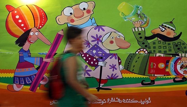 بالصور.. معرض للقرطاسية بتصاميم إيرانية وإسلامية في طهران