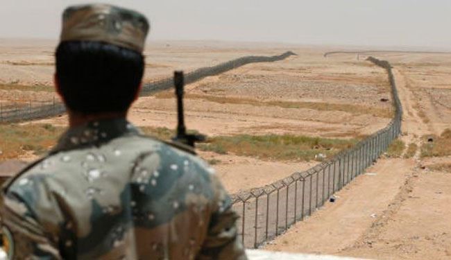 Saudi regime erects security fence on Iraq border