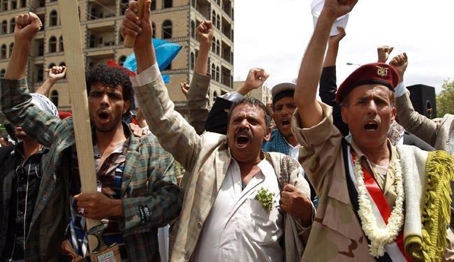 Yemen security forces clash with protesters, kill 1
