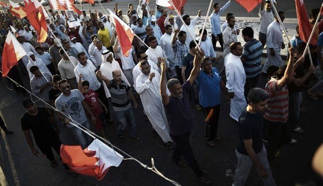 تظاهرات هزاران بحرینی نزدیک پایتخت