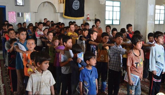 جدیدترین ممنوعیت داعش؛ تدریس شعر و تاریخ