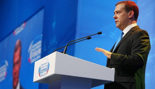 مدفيديف: روسيا لا تريد اقتصادا مغلقا ولن تغير طريقها