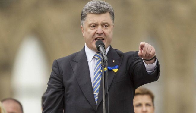 بوروشنكو: اوكرانيا مستعدة للدفاع عن نفسها عسكريا