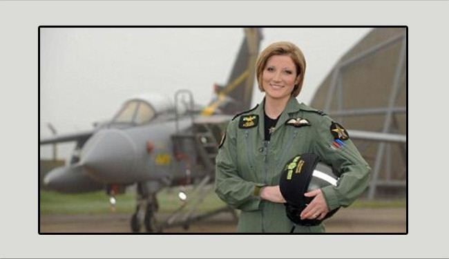 دومین خلبان زن که به داعش حمله می‌کند +تصاویر