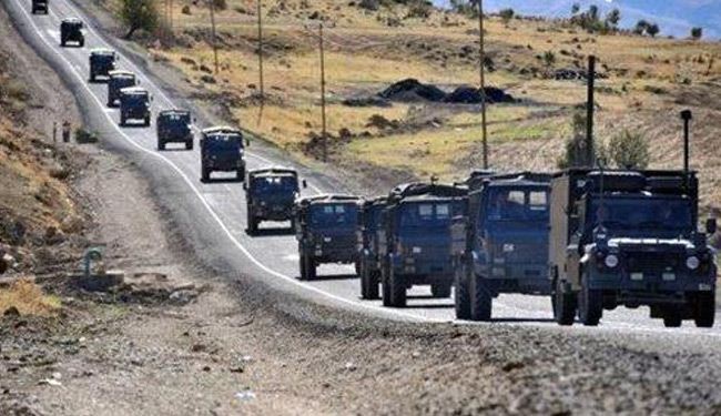 تركيا تحشد قواتها على الحدود مع سوريا وتقديم مشروع قرار للتدخل