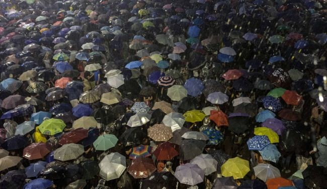 المتظاهرون المطالبون بالحرية يستمرون في الحشد في هونغ كونغ