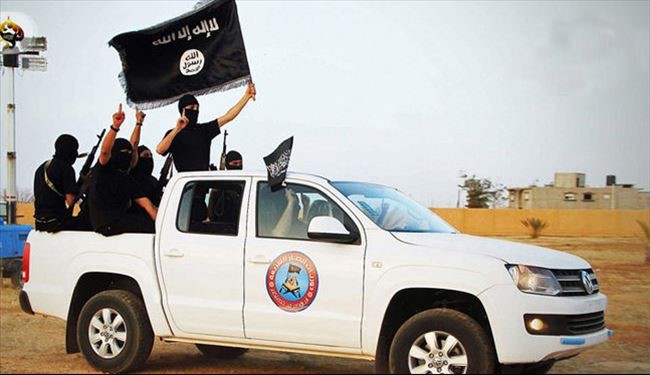 رژه عناصر داعش در شرق ليبي