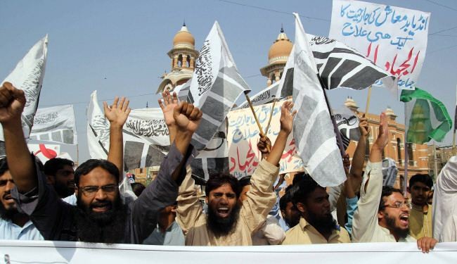 6 قتلى في تجمع للمعارض عمران خان في باكستان
