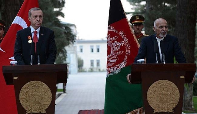 أردوغان يؤكد على تعزيز العلاقات الثلاثية مع أفغانستان وباكستان