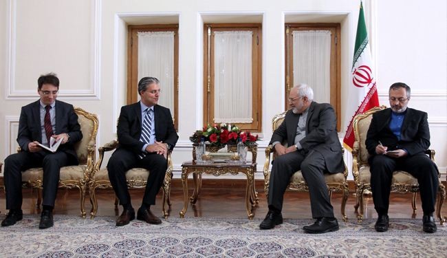 ظريف يدعو للتعاون بين دول المنطقة في محاربة الإرهاب