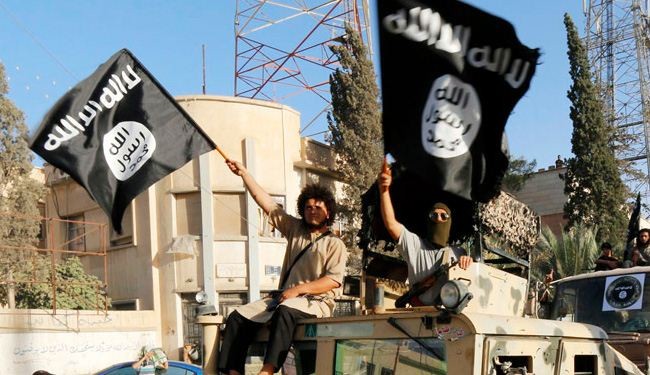 IS Beheads 8 Syrian US Backed Rebels